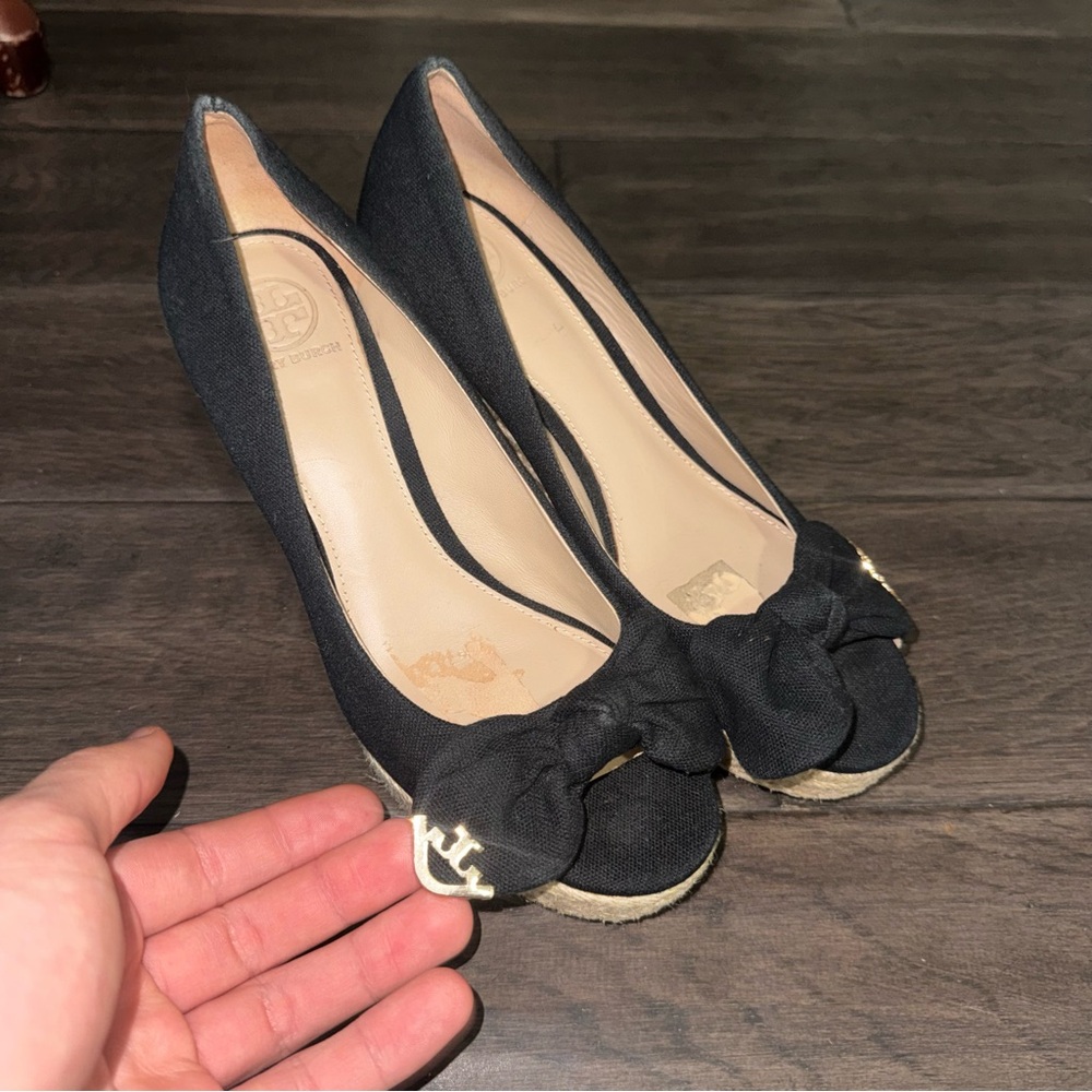 Tory Burch Elegant Black Bow Women's Shoes - Picture 2 of 10